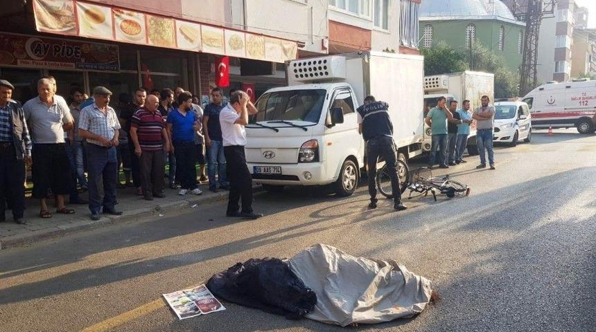 Açılan Kapıya Çarpıp Midibüsün Altında Kalan Kadının Son Görüntüleri Ortaya Çıktı