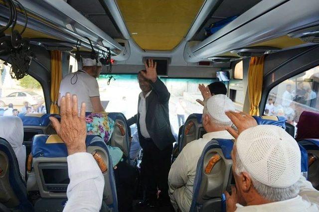 Başkan Toltar Hacı Adaylarını Kutsal Topraklara Uğurladı 1