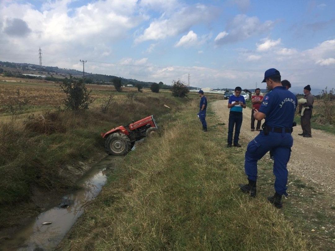 Trakt&ouml;rle Su Kanalına U&ccedil;an 11 Yaşındaki &Ccedil;ocuk Yaşamını Yitirdi