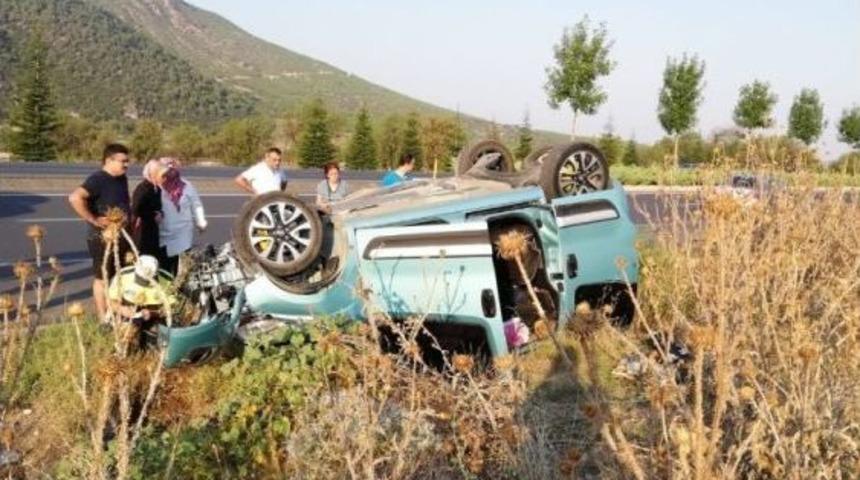 Denizli&rsquo;de Trafik Kazası: 4 Yaralı