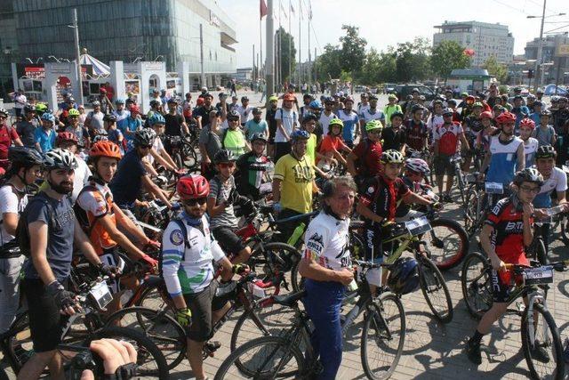 Pedallar Bu Kez Farkındalık İçin Döndü