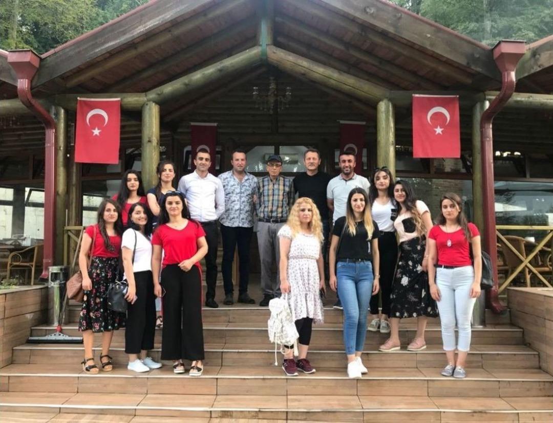 Beyt&uuml;şşebaplı Gen&ccedil; Kızlar İstanbul Ve Ankara&rsquo;yı Gezdi