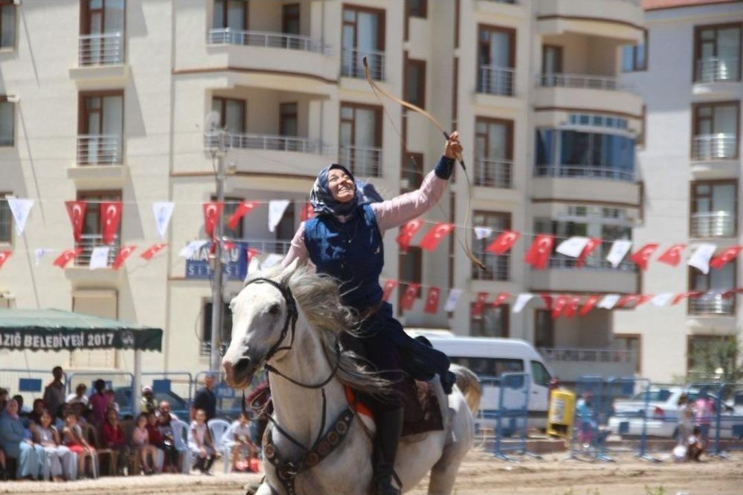 Atlı Ok&ccedil;ular, Son G&uuml;nde Kıyasıya Yarıştı