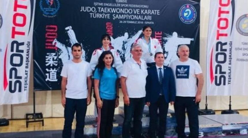 Şahinbey’in Gururu Zehra Madalya İle Döndü