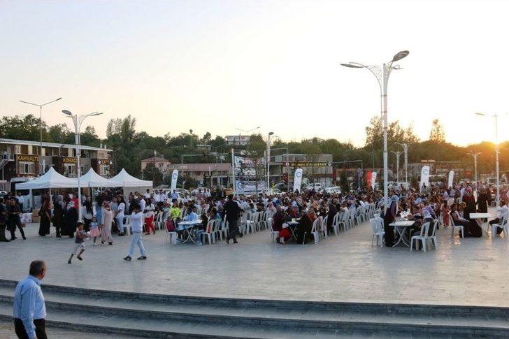 Edremit’te 4. Geleneksel Bayramlaşma Töreni G1