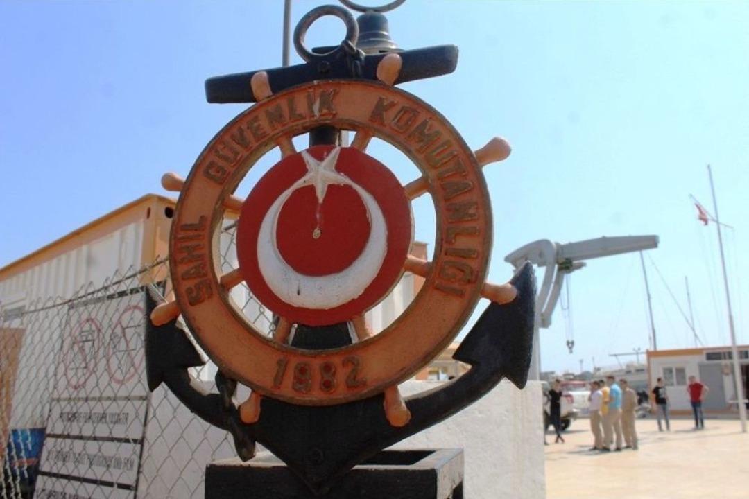 Ayvalık&rsquo;ta 53 G&ouml;&ccedil;men Denizin Ortasında Alabora Olmaktan Son Anda Kurtarıldı