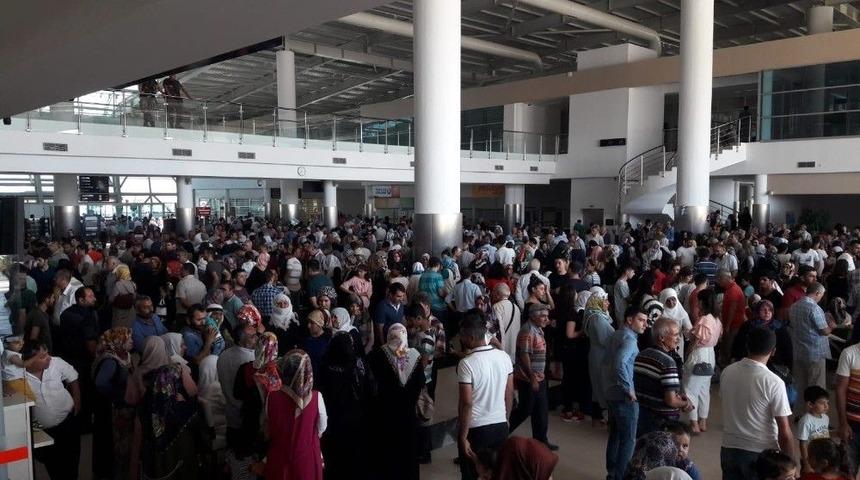 Hacı Adayları Kutsal Topraklara Uğurlandı