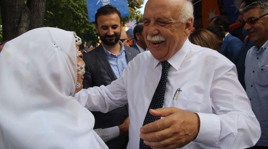 Ak Parti&rsquo;de Bayramlaşma Sevinci