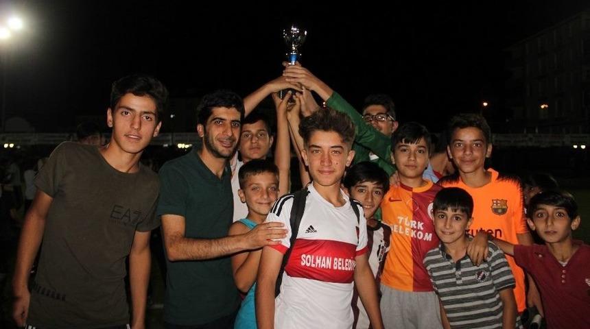 Solhan&rsquo;da &Ccedil;ocuklar İ&ccedil;in Turnuva D&uuml;zenlendi