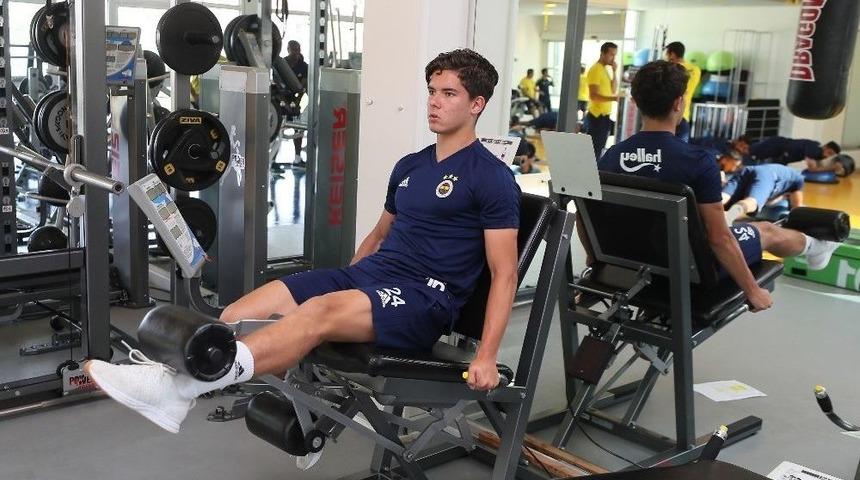 Fenerbah&ccedil;e, Salonda &Ccedil;alıştı