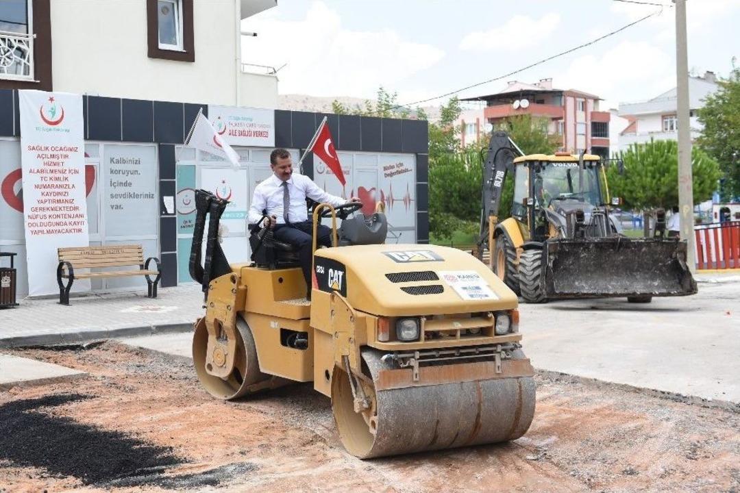 Başkan Yılmaz, Yolları Asfaltladı