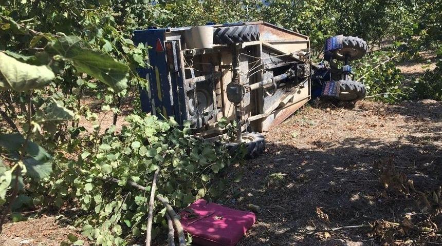 Otomobille Tarım Aracı &Ccedil;arpıştı: 6 Yaralı