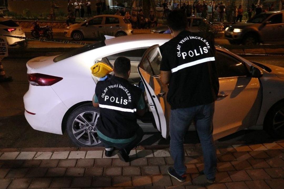 M&uuml;teahhit Aracının İ&ccedil;inde Pompalı T&uuml;fekle İntihar Etti