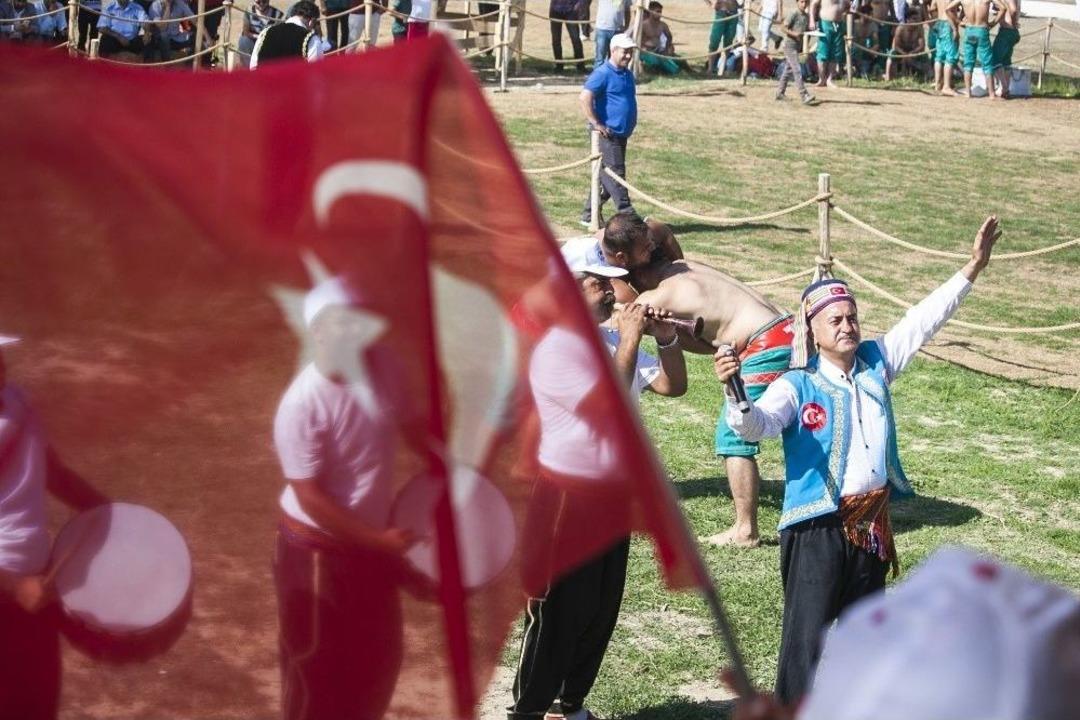 Ahlat&rsquo;ta 1071 Kutlamaları Renkli G&ouml;r&uuml;nt&uuml;ler Oluşturdu