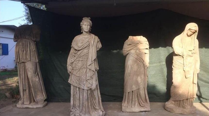 Magnesia Antik Kenti&rsquo;nde 2 Bin Yıllık 6 Adet Heykel Bulundu