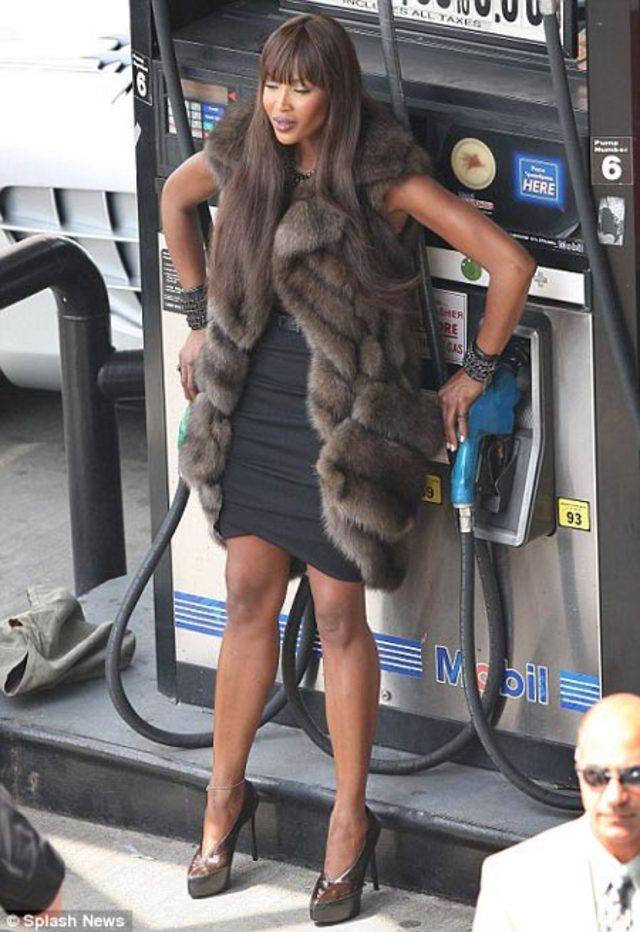 Naomi nin Şok Eden G&ouml;r&uuml;nt&uuml;s&uuml;! 2