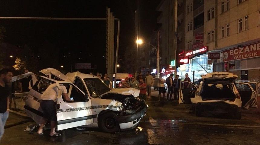 Trabzon’da Zincirleme Trafik Kazası: 7 Yaralı