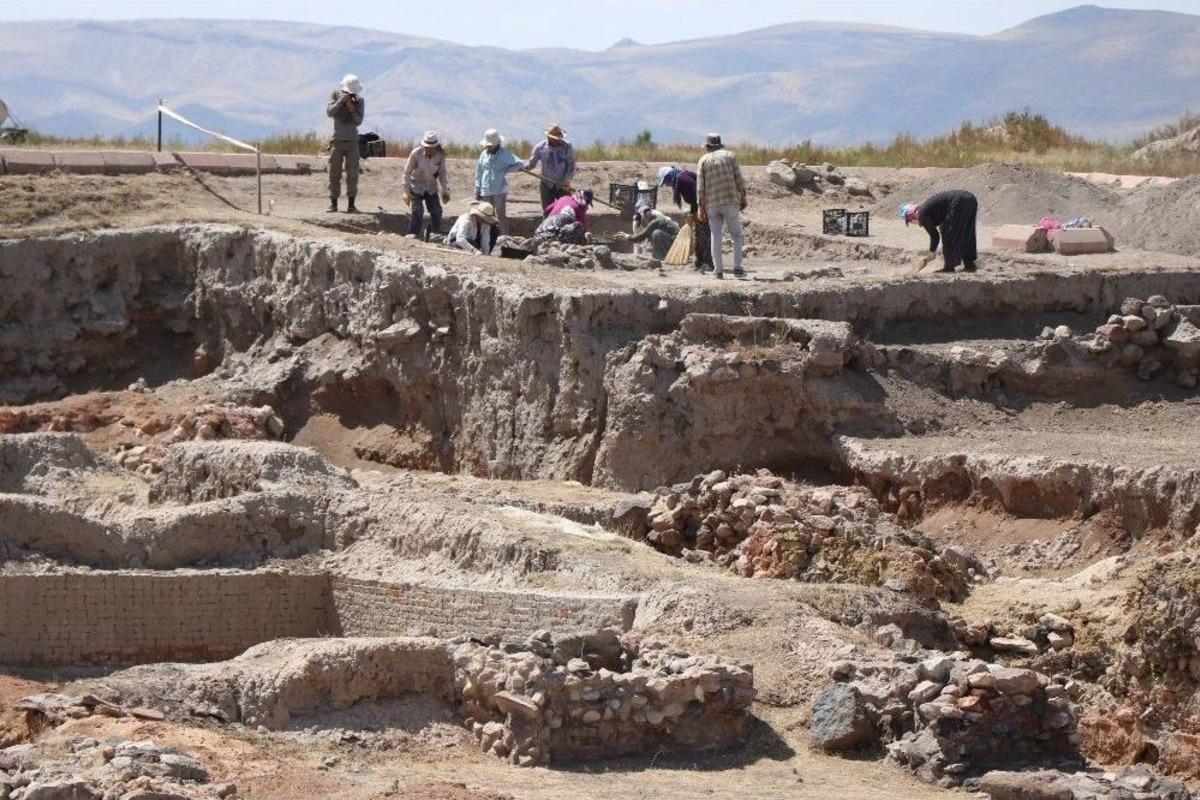 Anadolu Kadınları &lsquo;anadolu&rsquo;nun Tarihini G&uuml;n Y&uuml;z&uuml;ne &Ccedil;ıkarıyor