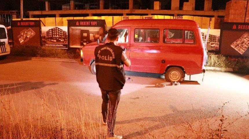 Suç Makinesi Hırsızlar Ateş Açılarak Durduruldu