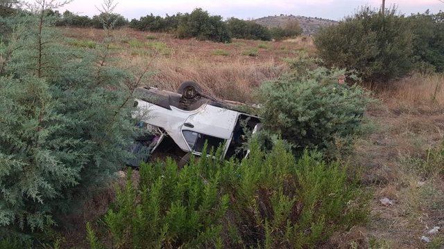 Ters Dönen Araçtan Sağ Çıktılar: 4 Yaralı