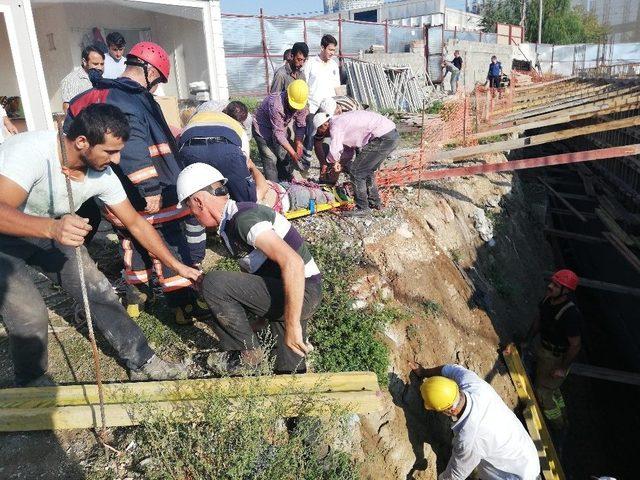 (özel) Metrelerce Yükseklikten İnşaatın Temeline Düştü