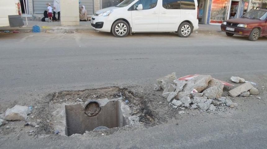 Midyat&rsquo;ta Tehlike Sa&ccedil;an &Ccedil;ukurlar Vatandaşları Tedirgin Ediyor