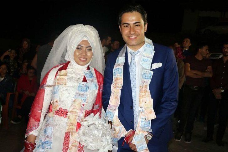 Yozgat’ta, Cumhurbaşkanı Erdoğan Sevdalısı Endonezyalı Geline Türk Usulü Düğün Yapıldı G3