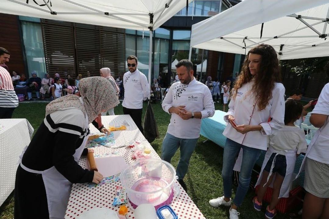 45 Dakikada En G&uuml;zel Pastayı Yapmak İ&ccedil;in Ter D&ouml;kt&uuml;ler