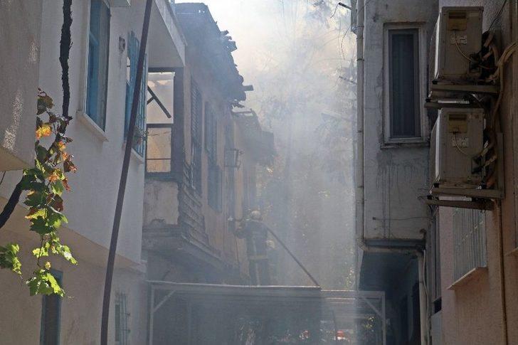15 Gün Arayla Metruk Binada Çıkan Yangın Mahalleliyi Sokağa Döktü G1