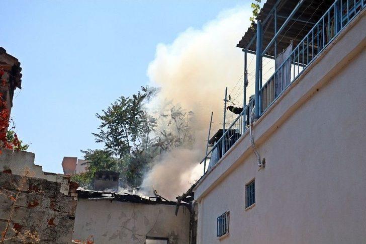 15 Gün Arayla Metruk Binada Çıkan Yangın Mahalleliyi Sokağa Döktü G3