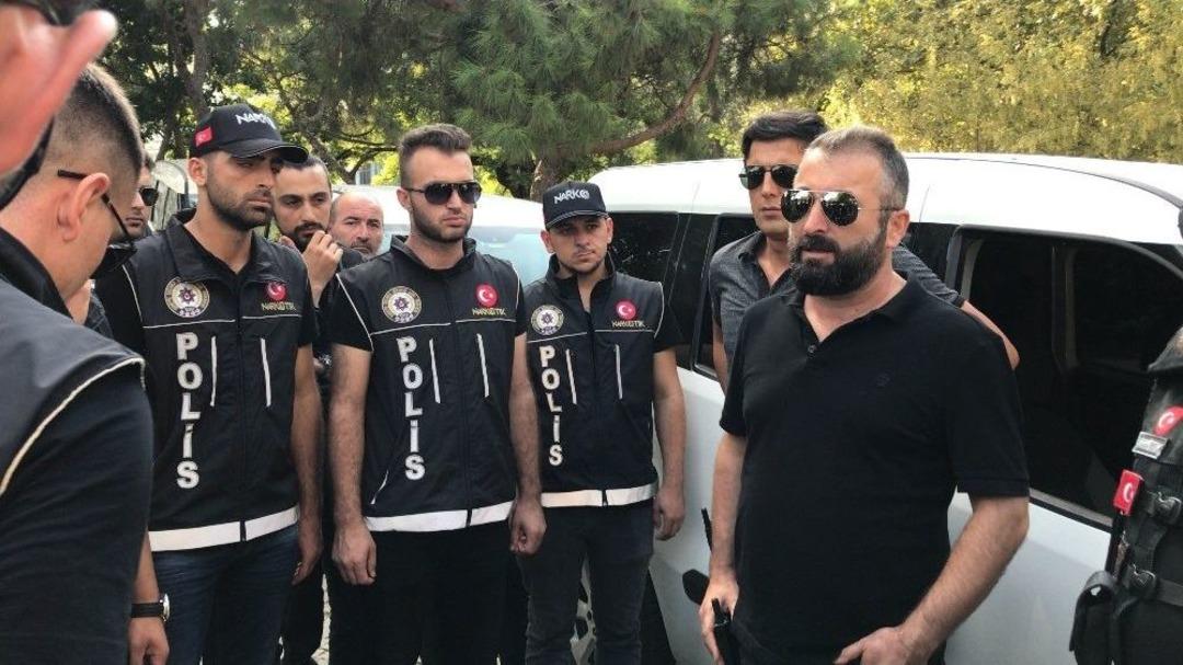 (&ouml;zel) İstanbul&rsquo;da Narkotik Operasyonunda &ldquo;torbacı Nene&rdquo; Kıskıvrak Yakalandı