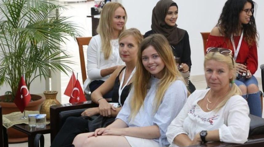 Başkan Yılmaz, Yabancı &Ouml;ğrencileri Makamında Kabul Etti