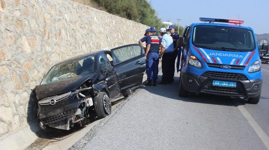 Tatil Dönüşü Kaza Yapan Kadınlar Hastaneye Kaldırıldı