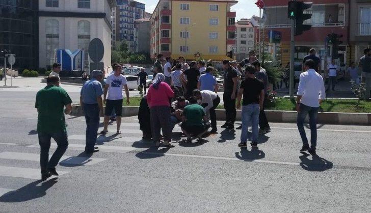 Otomobil Sürücüsü Yayaya Çarparak Ağır Yaraladı G1