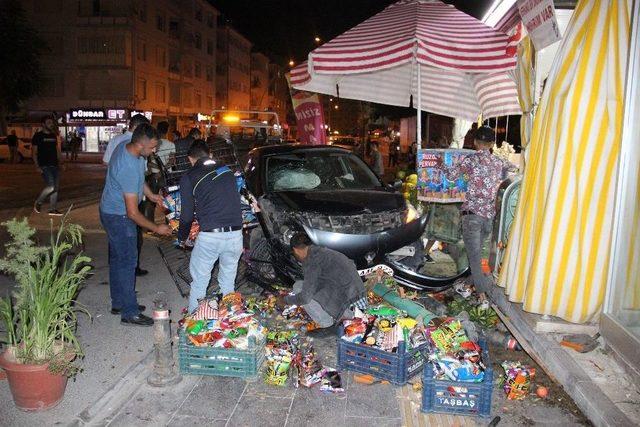 Üzerlerine Gelen Otomobilden Son Anda Kaçarak Kurtuldular