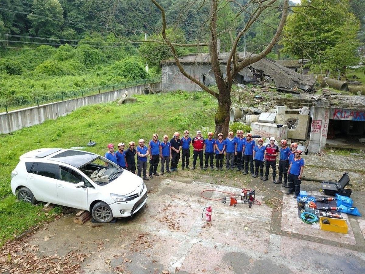 İtfaiye Teşkilatından &lsquo;trafik Kazalarına M&uuml;dahale&rsquo; Eğitimi