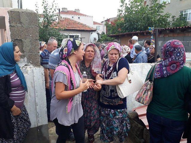 Tren Kazasında Hayatını Kaybeden Yıldız, Toprağa Verildi