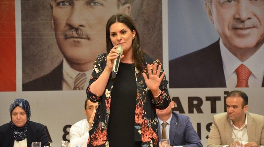 Sarıeroğlu&rsquo;dan Muhalefete: &ldquo;biri &lsquo;k&uuml;st&uuml;m Oynamıyorum&rsquo; Diyor, Diğeri Koltuğa Yapışmış&rdquo;