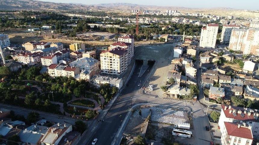 Sivas&rsquo;ın İlk T&uuml;nelinde Bayram Yoğunluğu