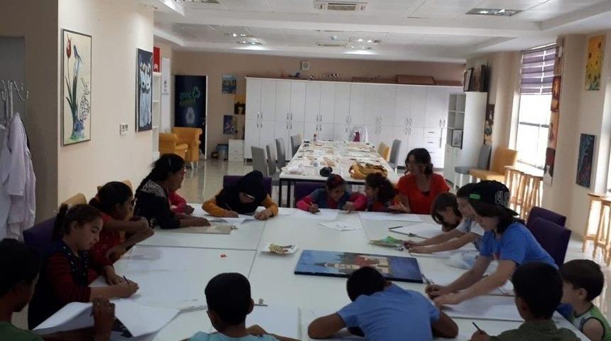 Suriyeli &Ccedil;ocuklara Resim Etkinliği