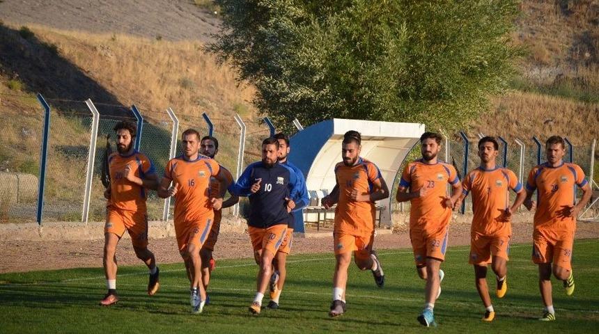 İskenderun Belediye Spor Hazırlıklarını Nevşehir&rsquo;de S&uuml;rd&uuml;r&uuml;yor