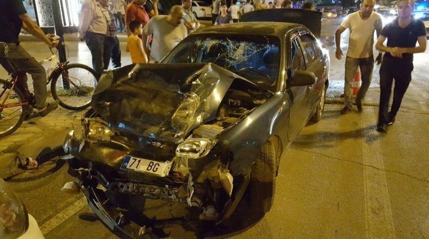 Kırıkkale&rsquo;de İki Otomobil Kafa Kafaya &Ccedil;arpıştı: 4 Yaralı