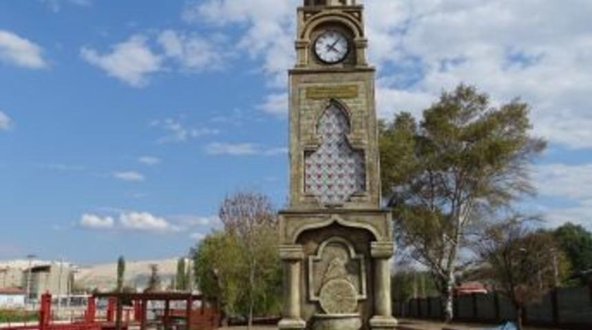 K&uuml;tahya Belediyesi&rsquo;nden Hisarcık&rsquo;a Saat Kulesi