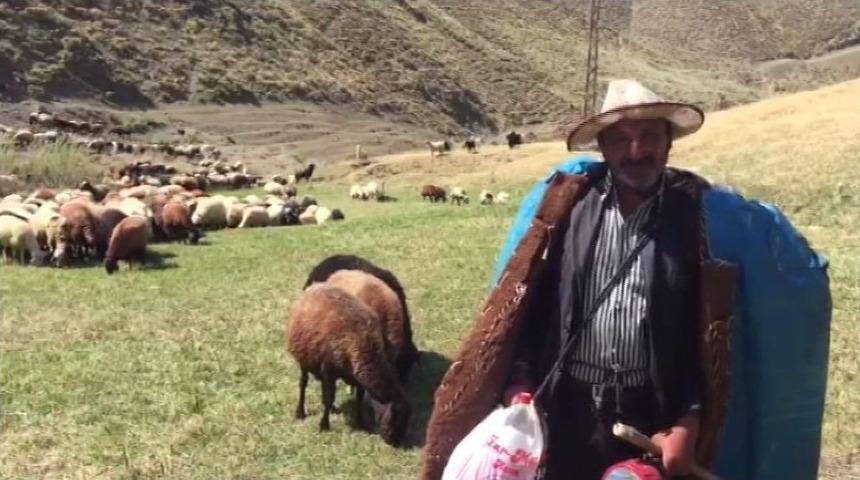 Bayramı S&uuml;r&uuml;s&uuml;n&uuml; Otlatarak Ge&ccedil;irdi