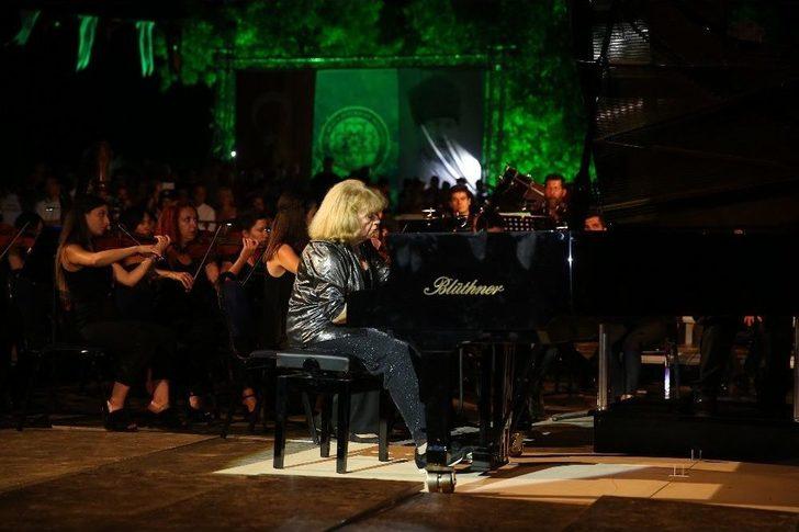 Antik Kentte İdil Biret’ten Piyano Resitali G4