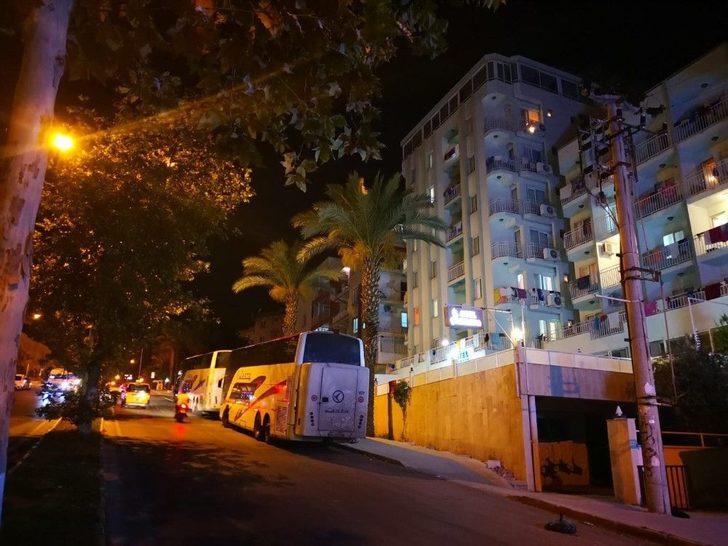 Kuşadası’nda Turist Otobüsüne Molotoflu Saldırı G3