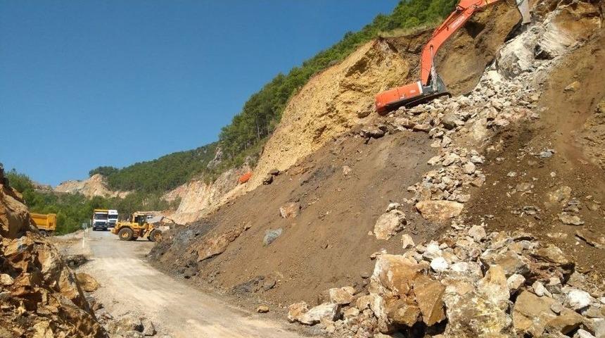 Antalya&rsquo;daki Heyelan