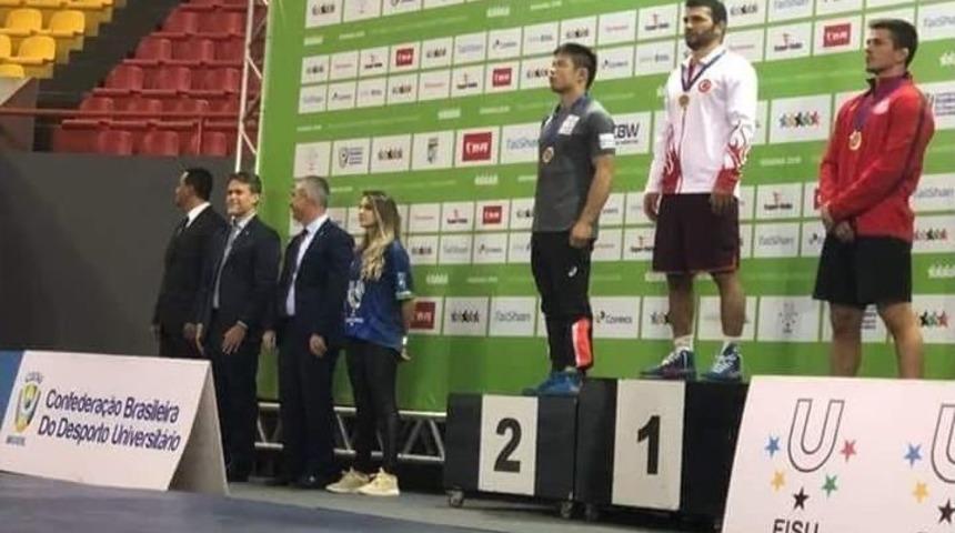 Bartın Üniversitesi Öğrencileri Madalyalarla Dönüyor