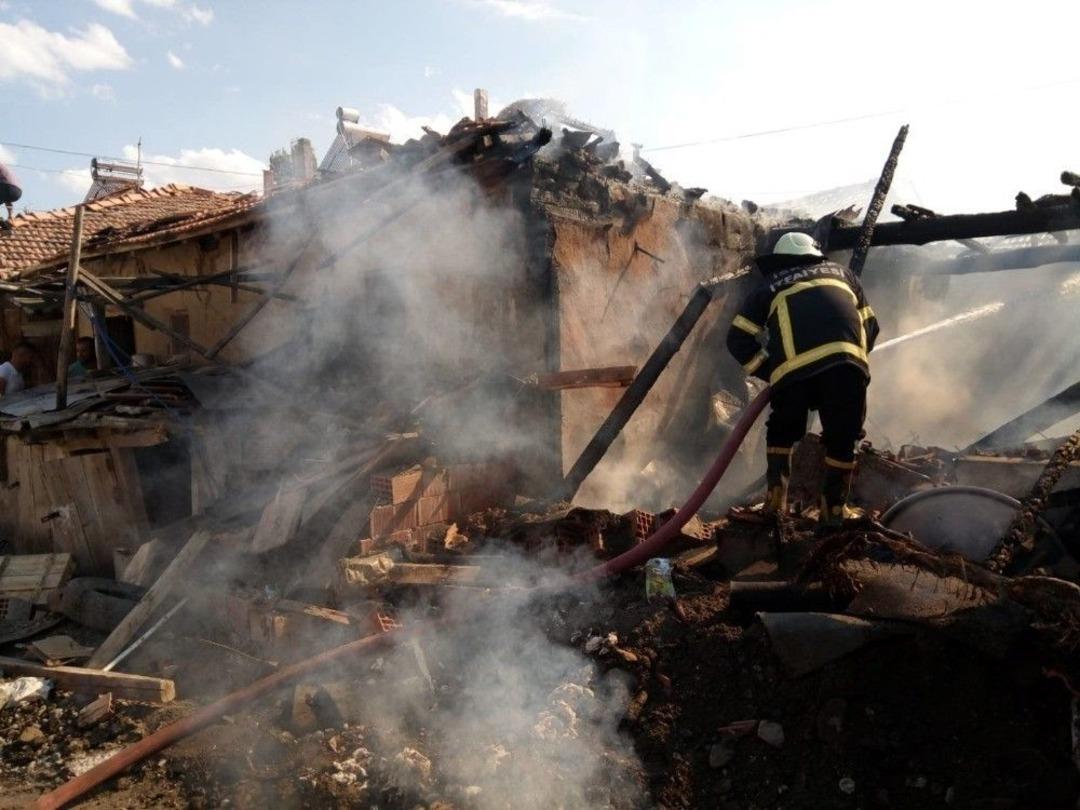 İtfaiye Olası Bir Faciayı &Ouml;nledi