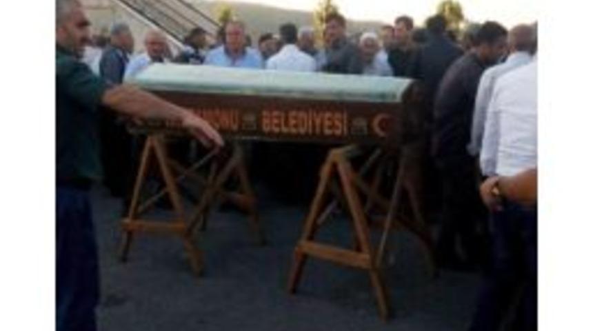 İkindi Namazından &Ccedil;ıkarken D&uuml;şerek Hayatını Kaybetti